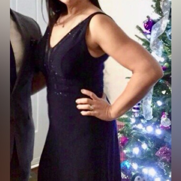 CACHET Women’s Navy Gown Formal/Prom/Bridesmade Padded Dress Size 8 - Picture 2 of 8